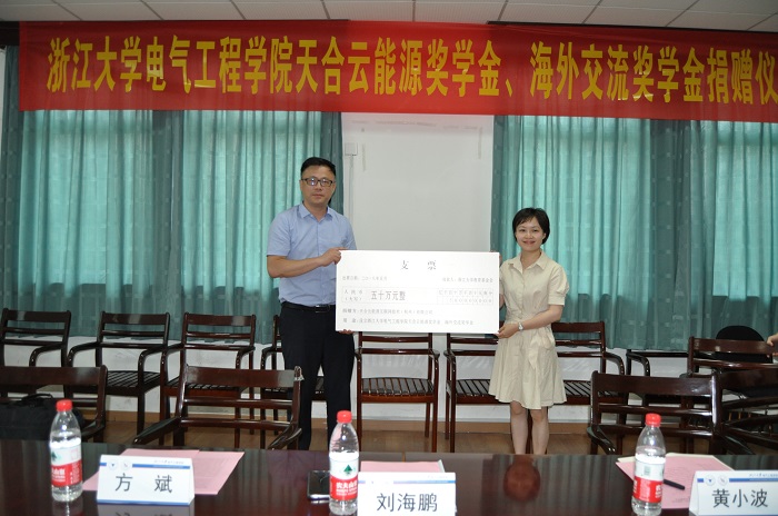 5b2cabb1ed8bd.jpg 1.jpg