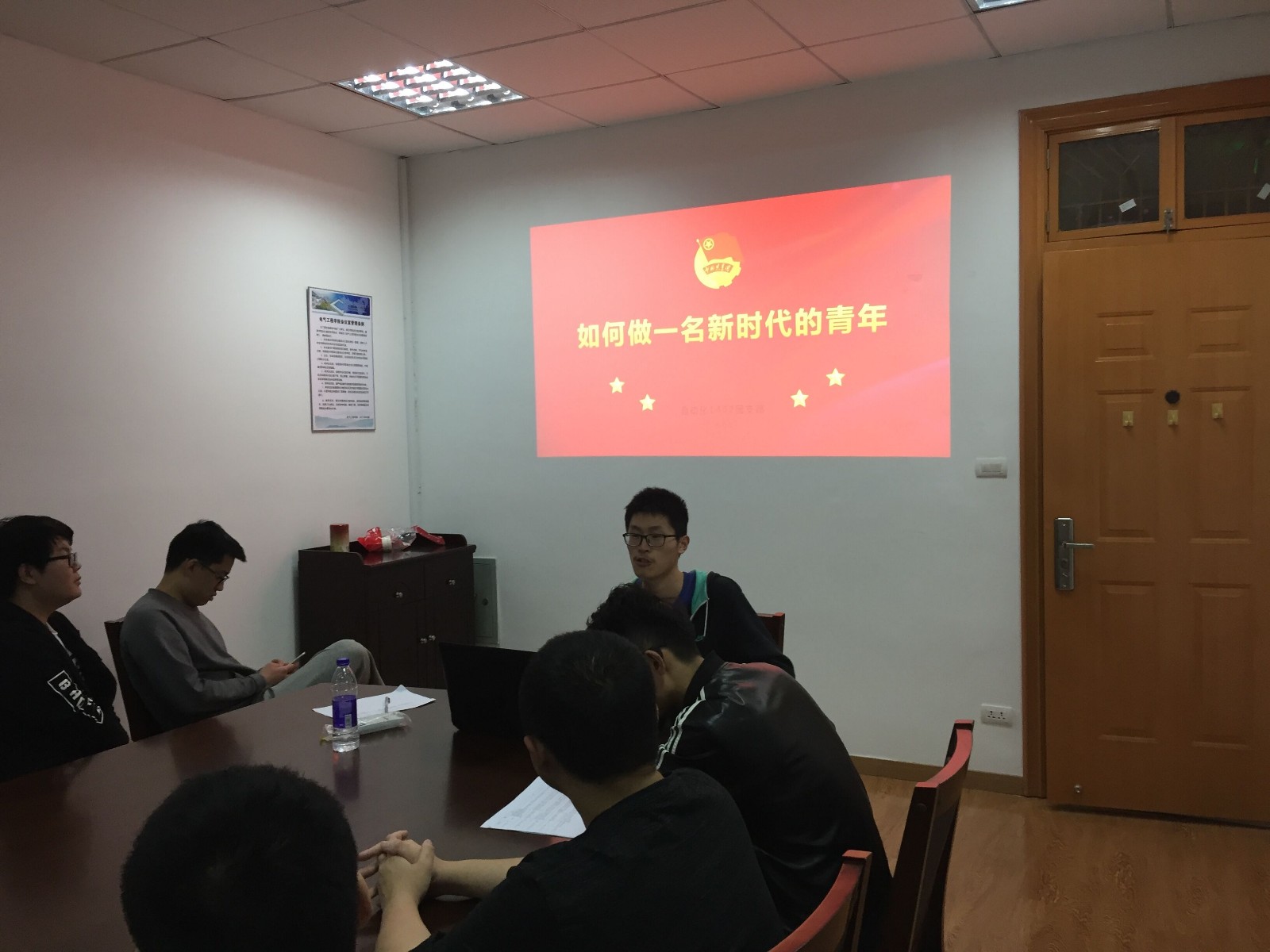 5af2df15a0328.jpg 图片一.jpg