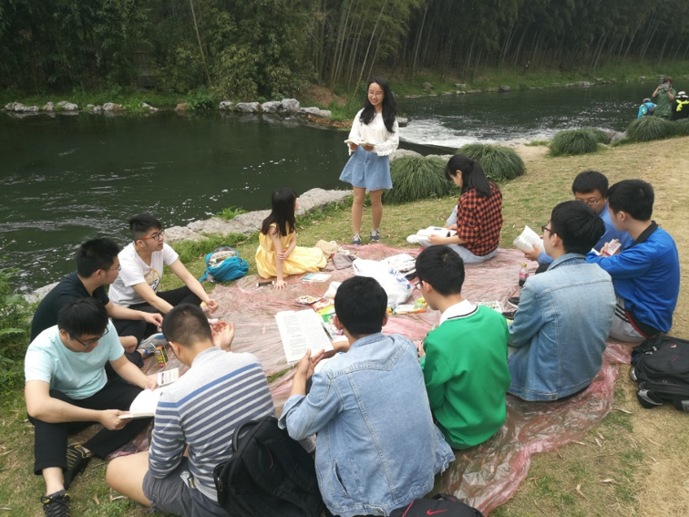 5af997cfcd927.png 图片 4.png
