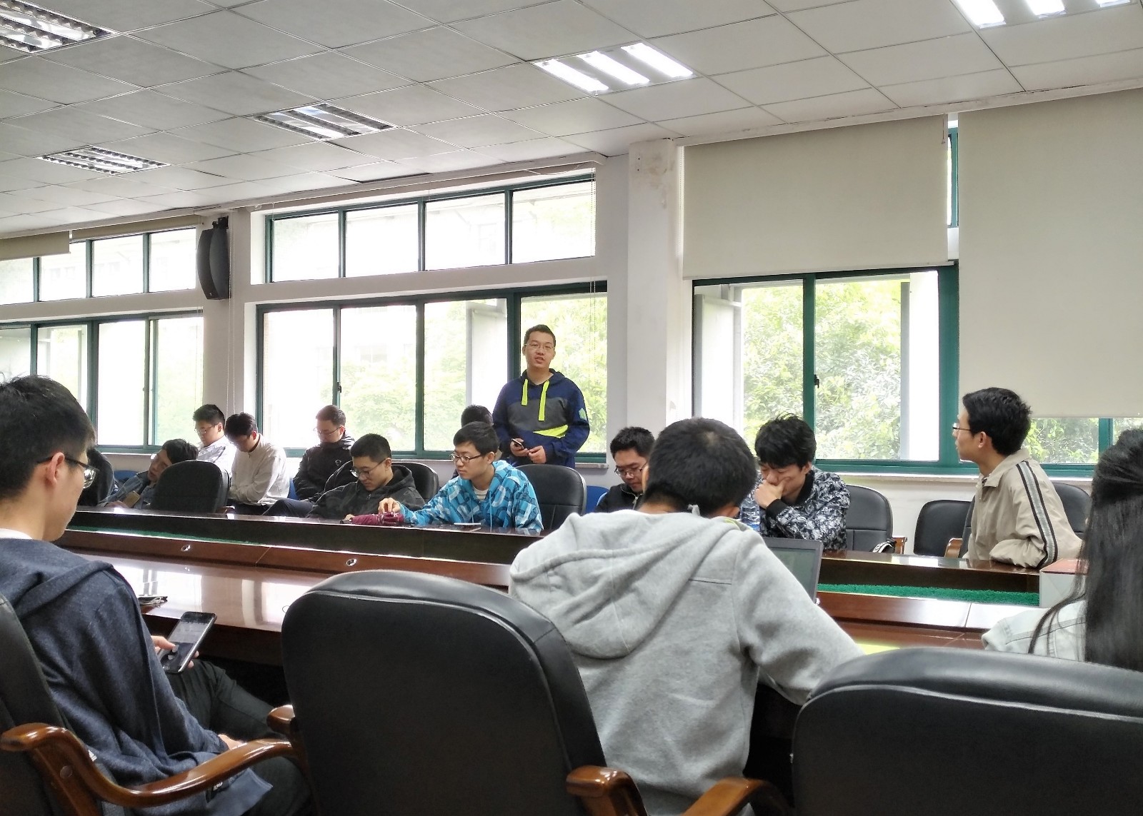 5af99d10ddf64.jpg 同学发言1.jpg